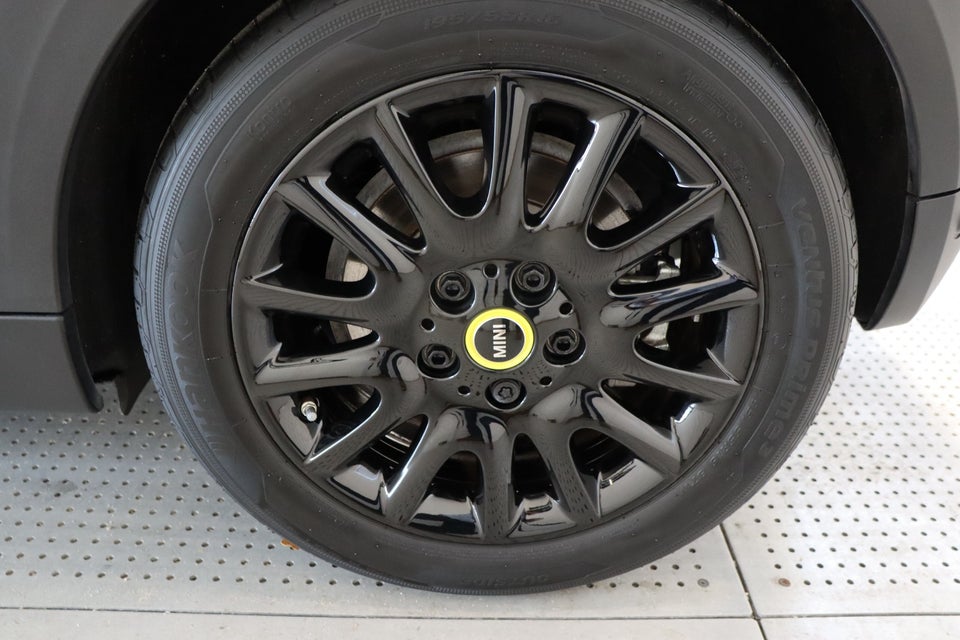 MINI Cooper SE Classic Trim 3d
