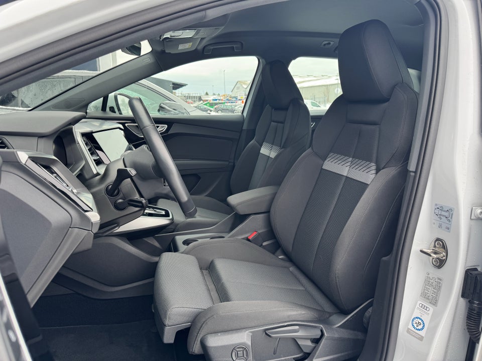 Audi Q4 e-tron 40 Advanced 5d