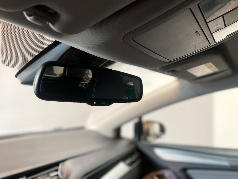 Toyota Avensis 1,8 VVT-i T2 Premium Touring Sports 5d