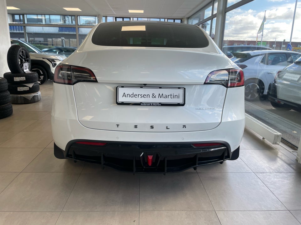 Tesla Model Y Long Range AWD 5d