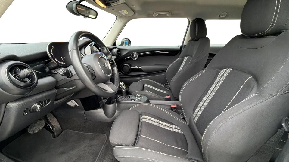 MINI Cooper SE Essential 3d