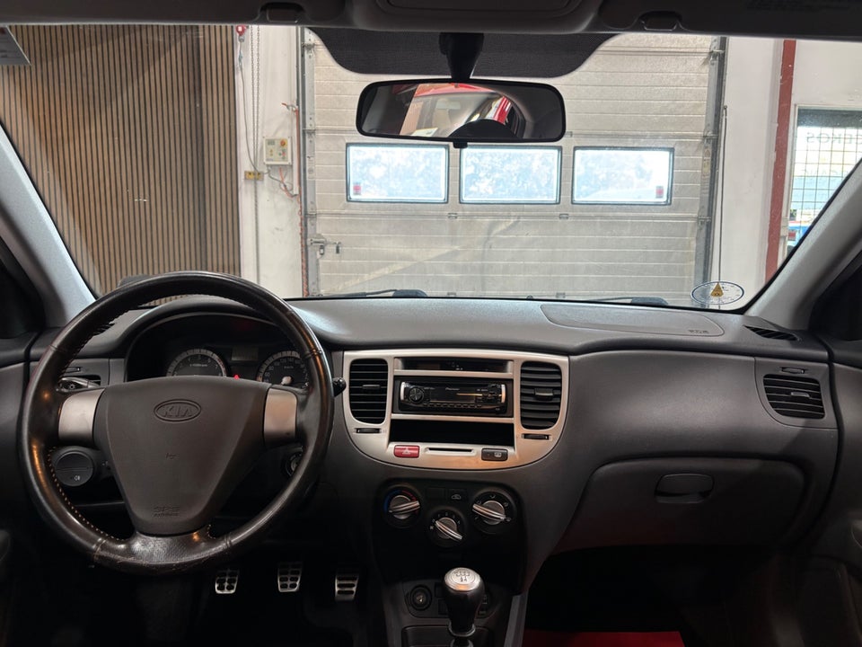 Kia Rio 1,4 Exclusive 5d