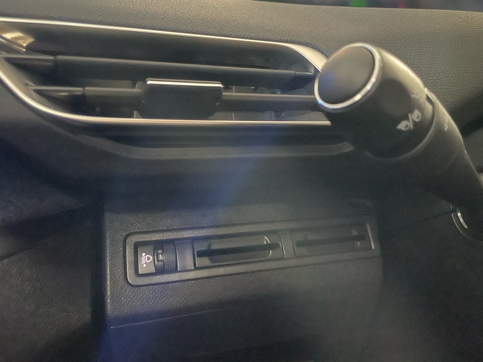 Peugeot 3008 1,2 e-THP 130 Allure 5d