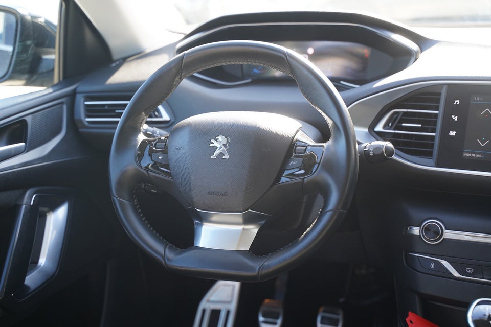 Peugeot 308 1,5 BlueHDi 130 Allure Grand SW 5d