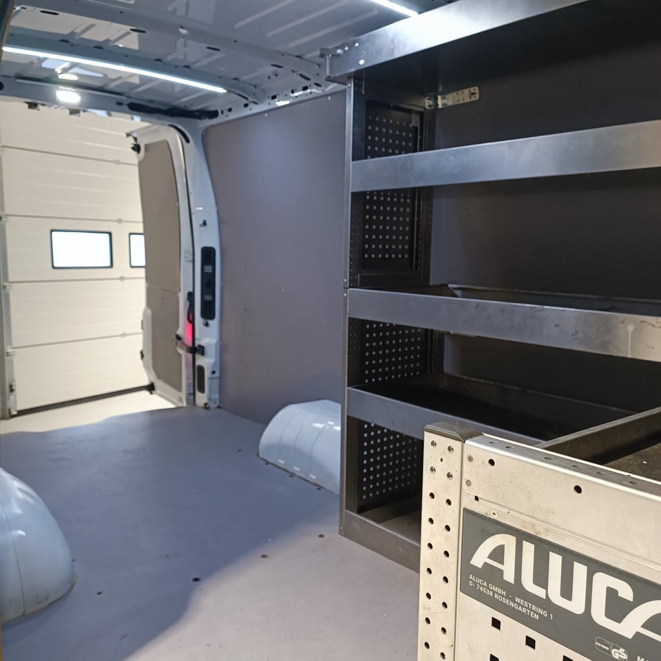 Renault Master IV T35 2,3 dCi 165 L3H2 Kassevogn RWD