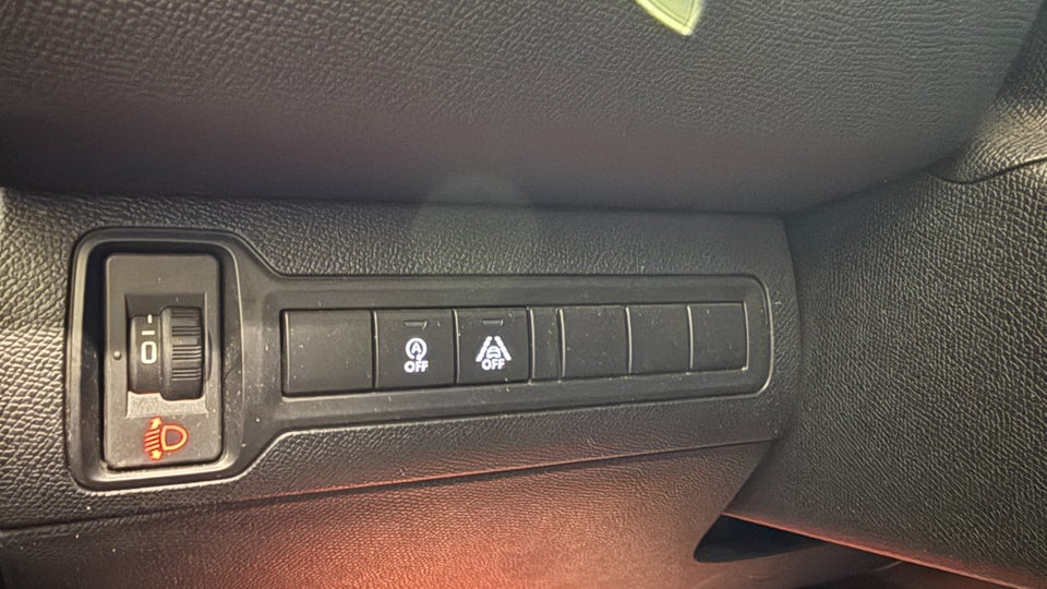 Peugeot 308 1,2 e-THP 130 Allure Sky 5d