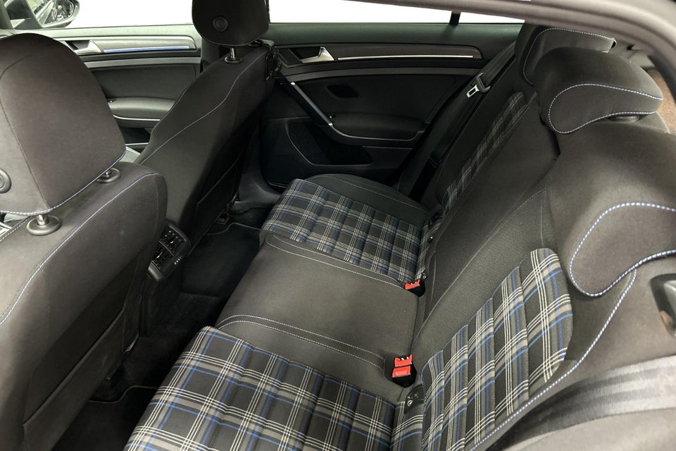 VW Golf VII 1,4 GTE DSG 5d