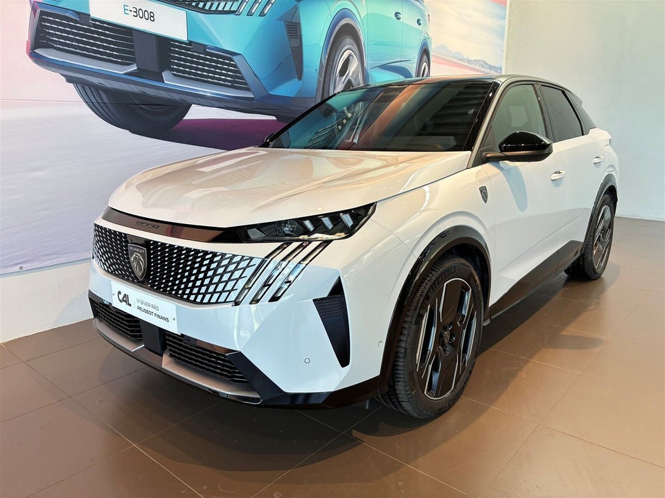 Peugeot e-3008 77 GT Pack 5d