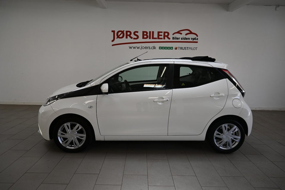 Toyota Aygo 1,0 VVT-i x-wave Sky 5d