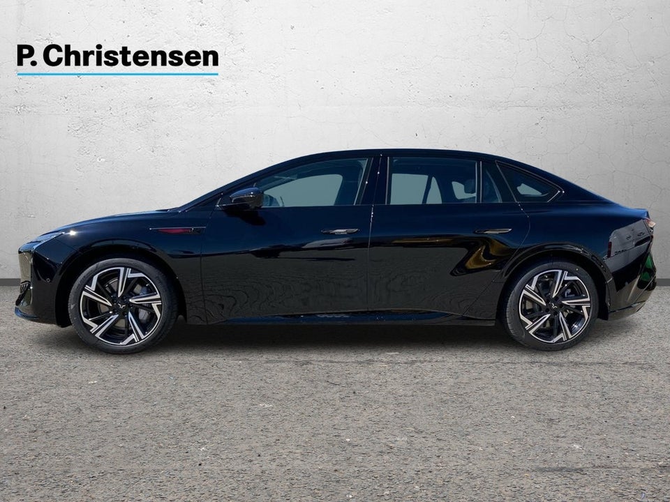 Hongqi EH7 111 Exclusive 4d