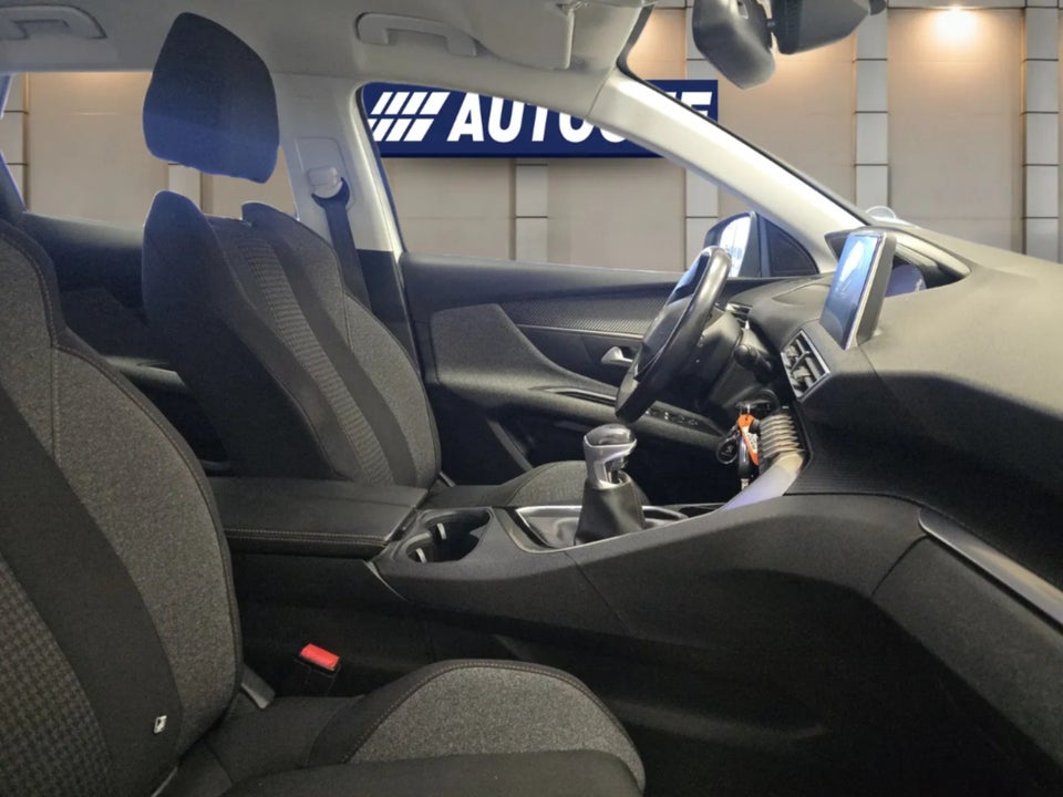 Peugeot 3008 1,2 e-THP 130 Active 5d