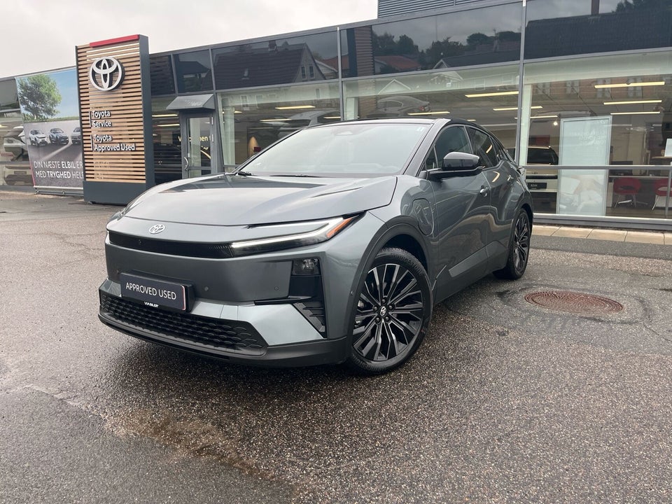 Toyota C-HR+ 77 Executive AWD 5d