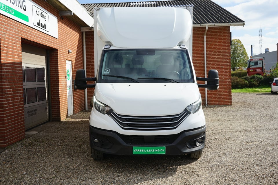 Iveco Daily 3,0 35S18 4100mm Box m/lift AG8