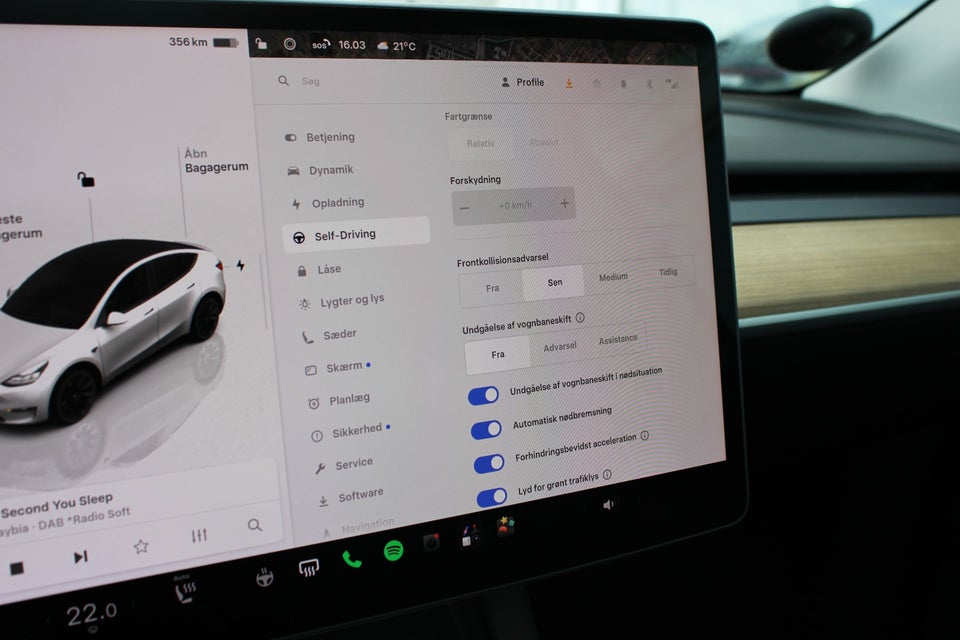 Tesla Model Y Long Range AWD 5d