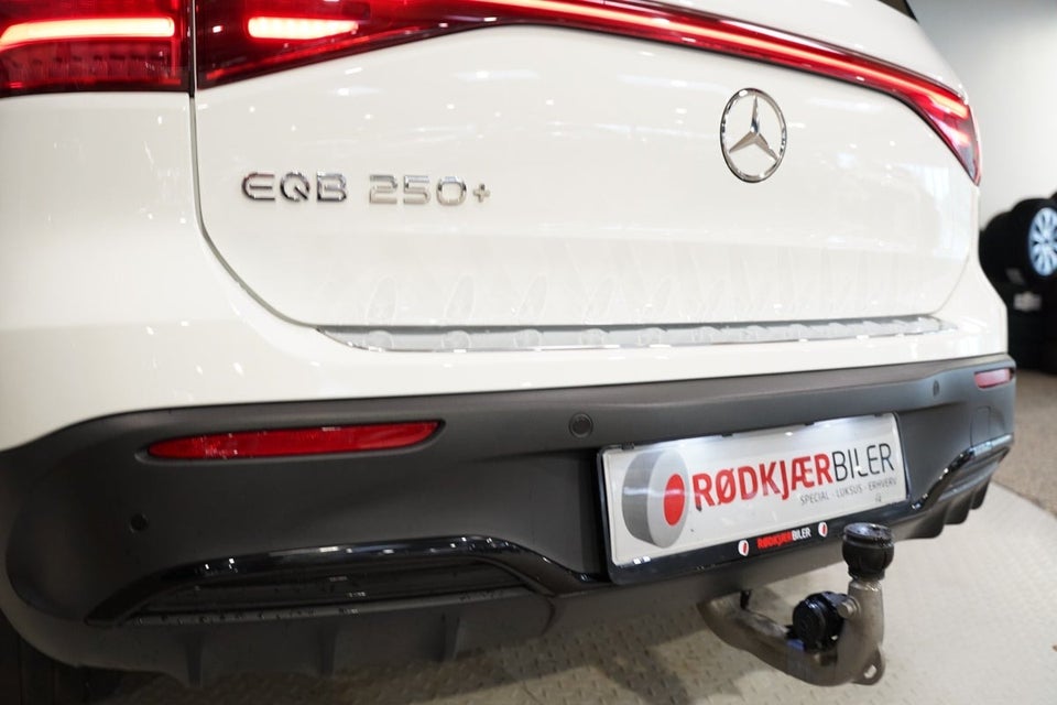 Mercedes EQB250+ AMG Line 5d