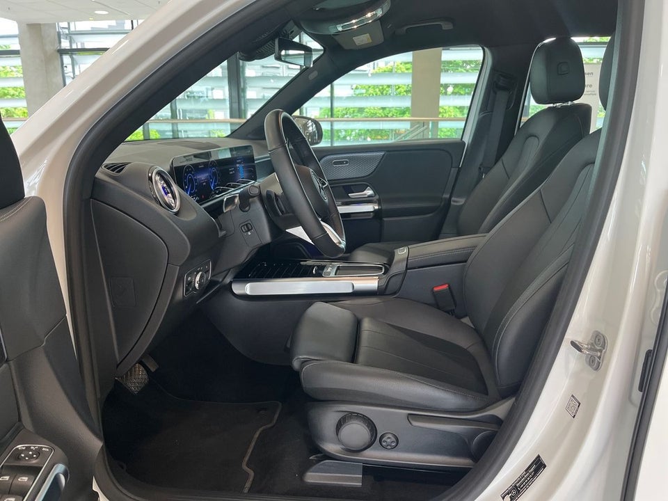 Mercedes EQB300 4Matic 5d