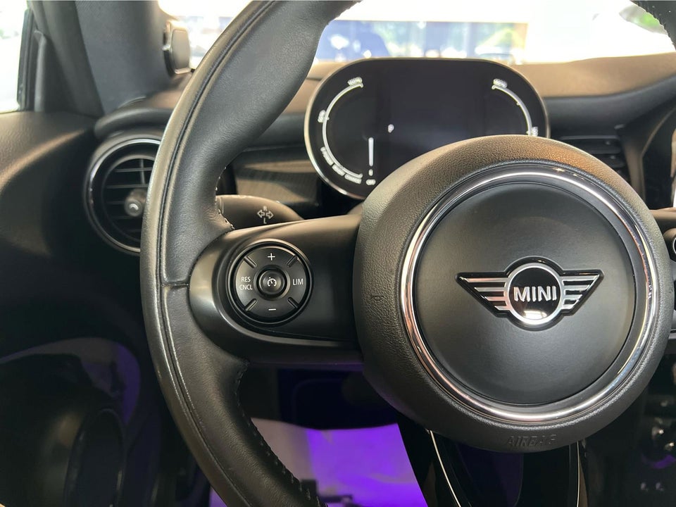 MINI Cooper SE Experience 3d