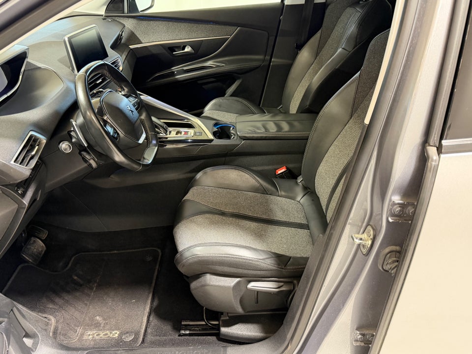 Peugeot 3008 1,2 e-THP 130 Allure EAT6 5d
