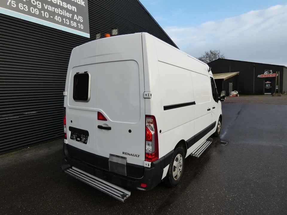 Renault Master IV T33 2,3 dCi 150 L2H2 Kassevogn