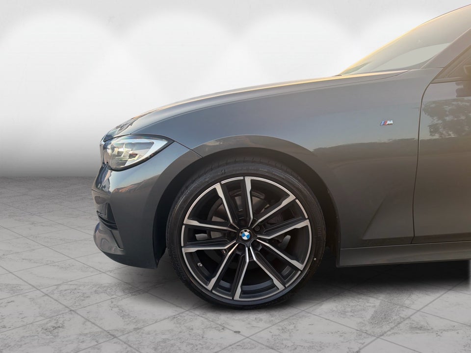 BMW 320i 2,0 Connected aut. 4d