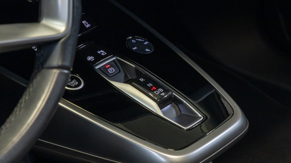 Audi Q4 e-tron 40 S-line 5d