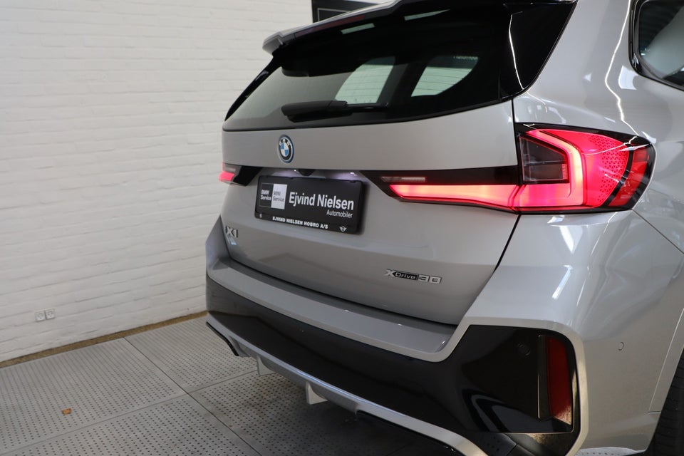 BMW iX1 xDrive30 M-Sport Premium 5d