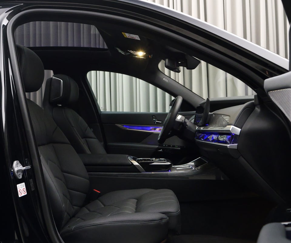 BMW i7 xDrive60 M-Sport 4d