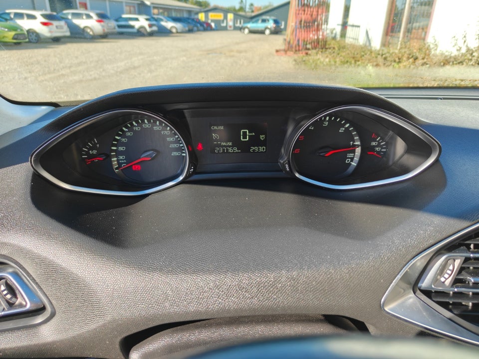 Peugeot 308 1,6 BlueHDi 120 Style SW 5d