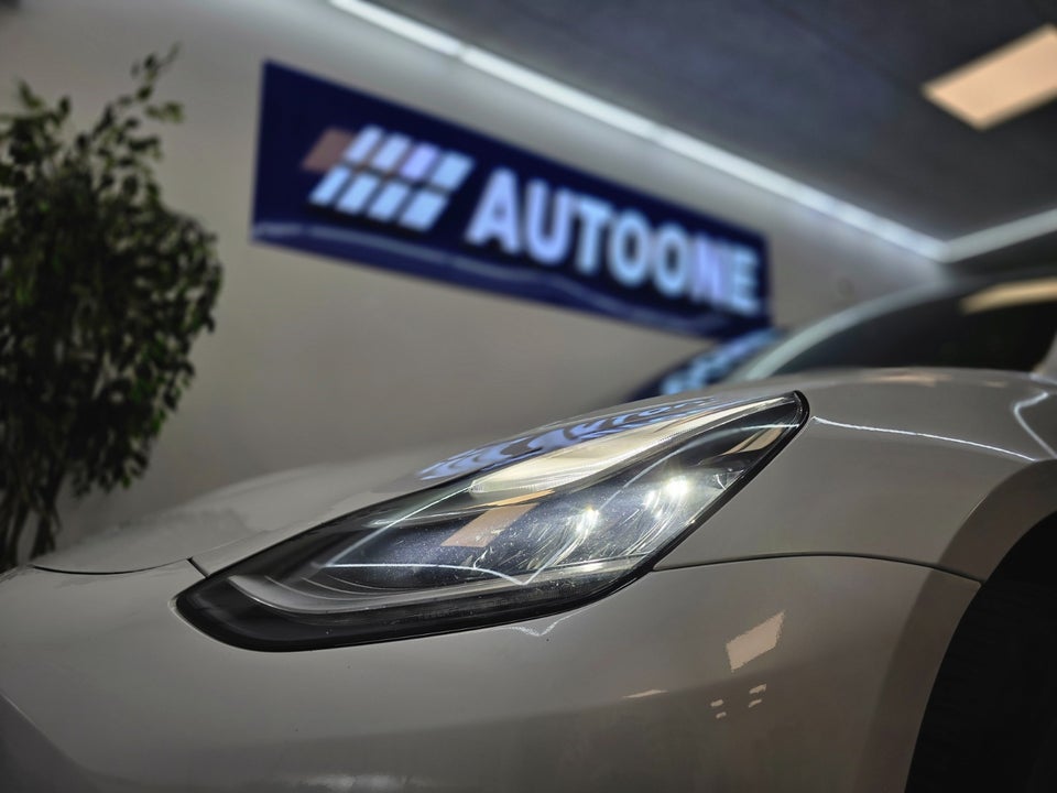 Tesla Model 3 Long Range AWD 4d