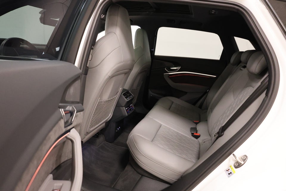 Audi e-tron 55 S-line quattro 5d