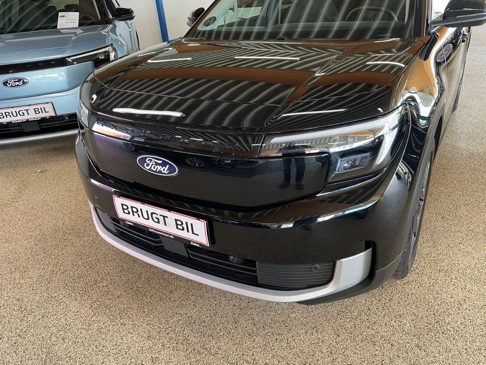 Ford Explorer 77 Premium Extended Range 5d