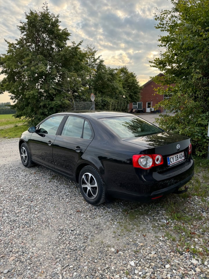 VW Jetta 1,6 Trendline 4d