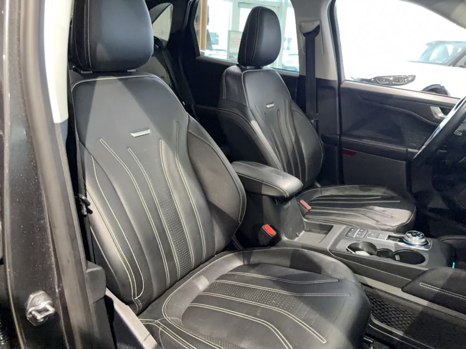 Ford Kuga 2,5 PHEV Vignale CVT 5d