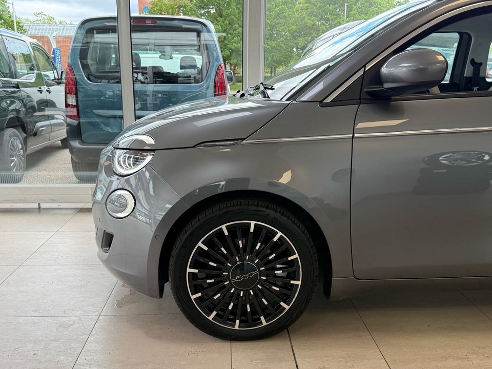 Fiat 500e 42 la Prima by Bocelli 3d