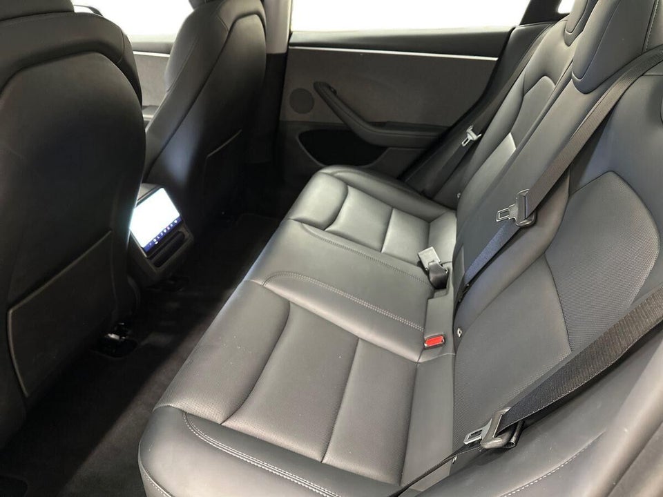 Tesla Model 3 RWD 4d