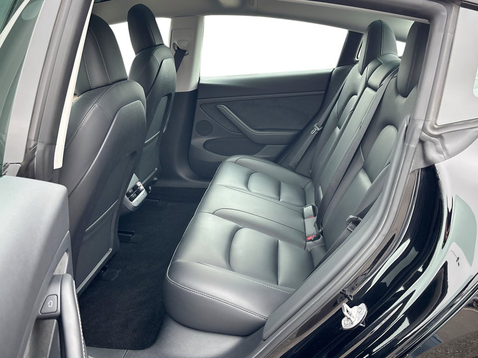 Tesla Model 3 Long Range RWD 4d