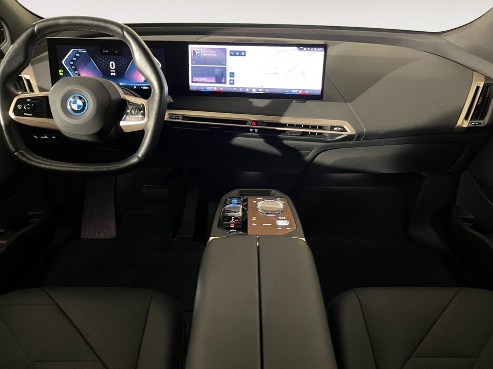 BMW iX xDrive40 Supercharged 5d