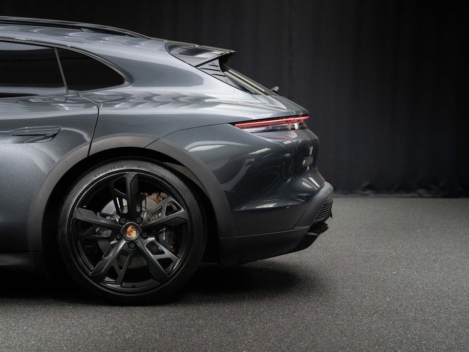 Porsche Taycan 4 Performance+ Cross Turismo 5d