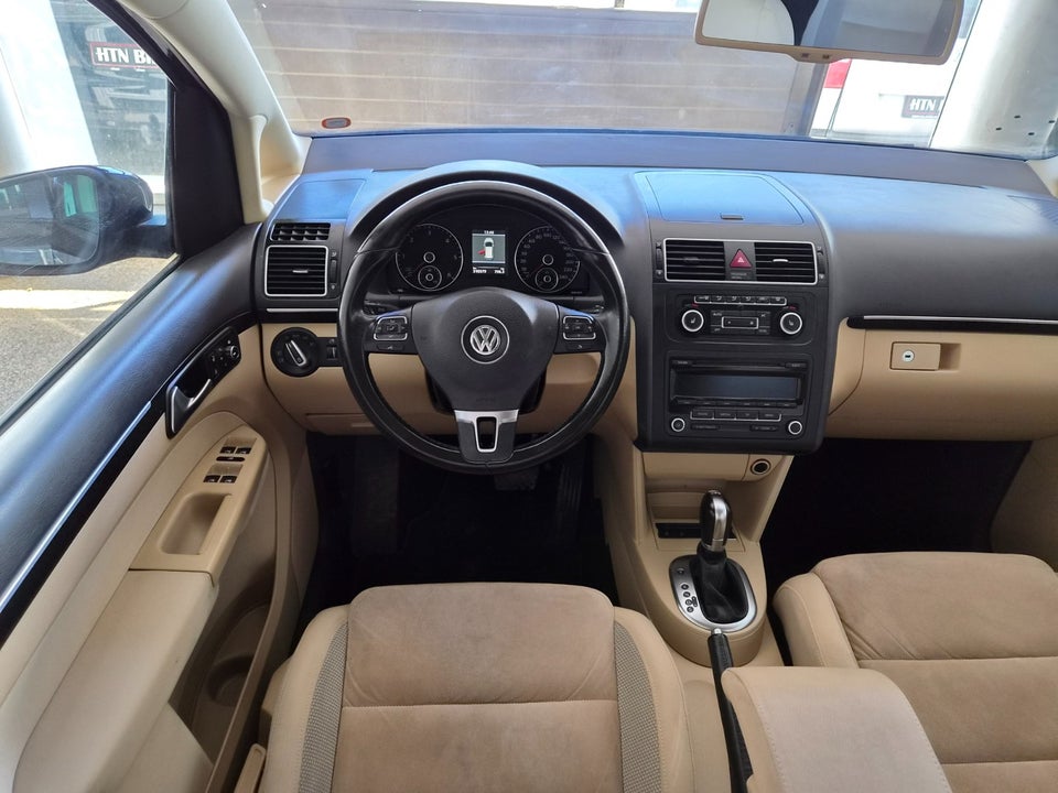 VW Touran 2,0 TDi 140 Comfortline DSG BMT 7prs 5d