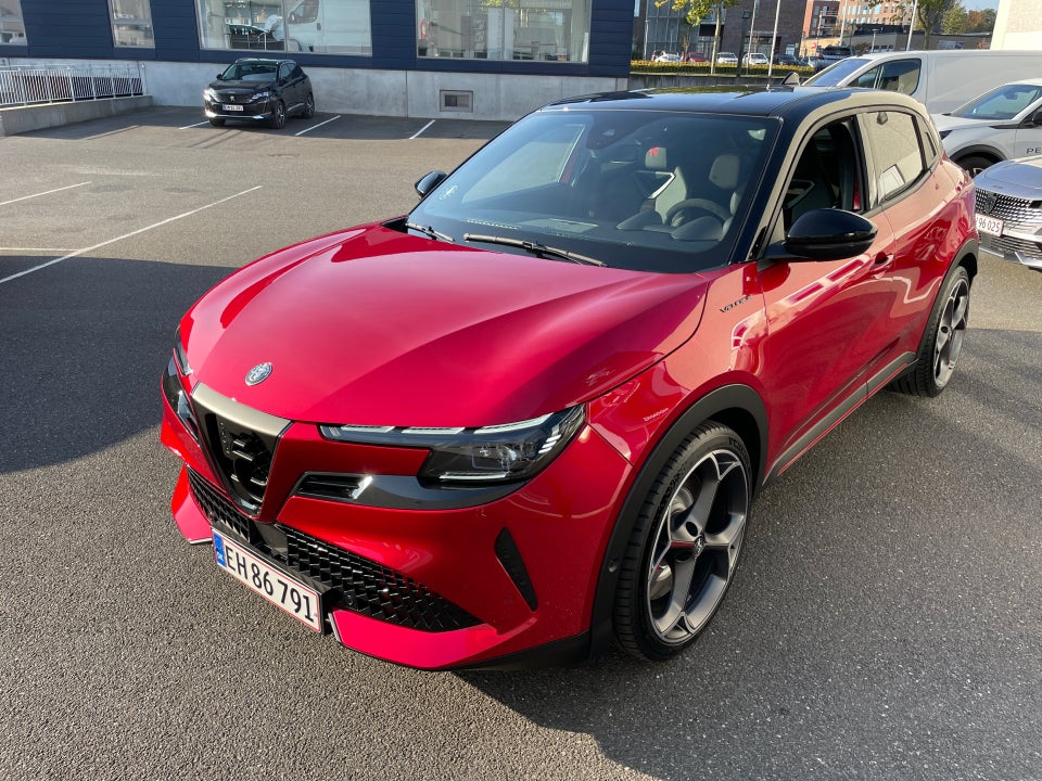 Alfa Romeo Junior Elettrica Veloce 5d