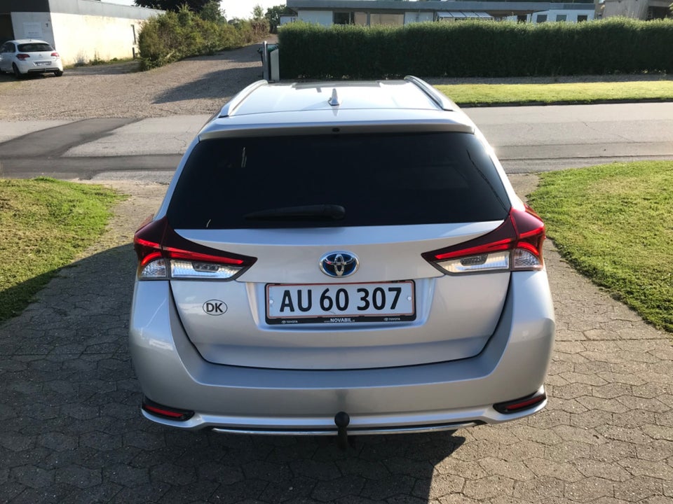 Toyota Auris 1,8 Hybrid H2 Comfort Touring Sports CVT 5d