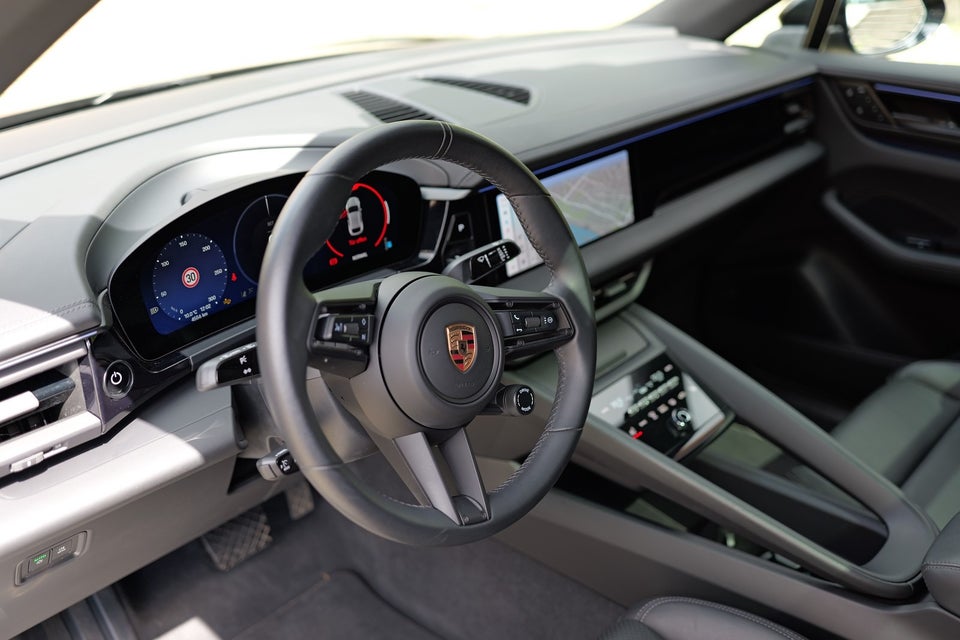 Porsche Macan 4 5d