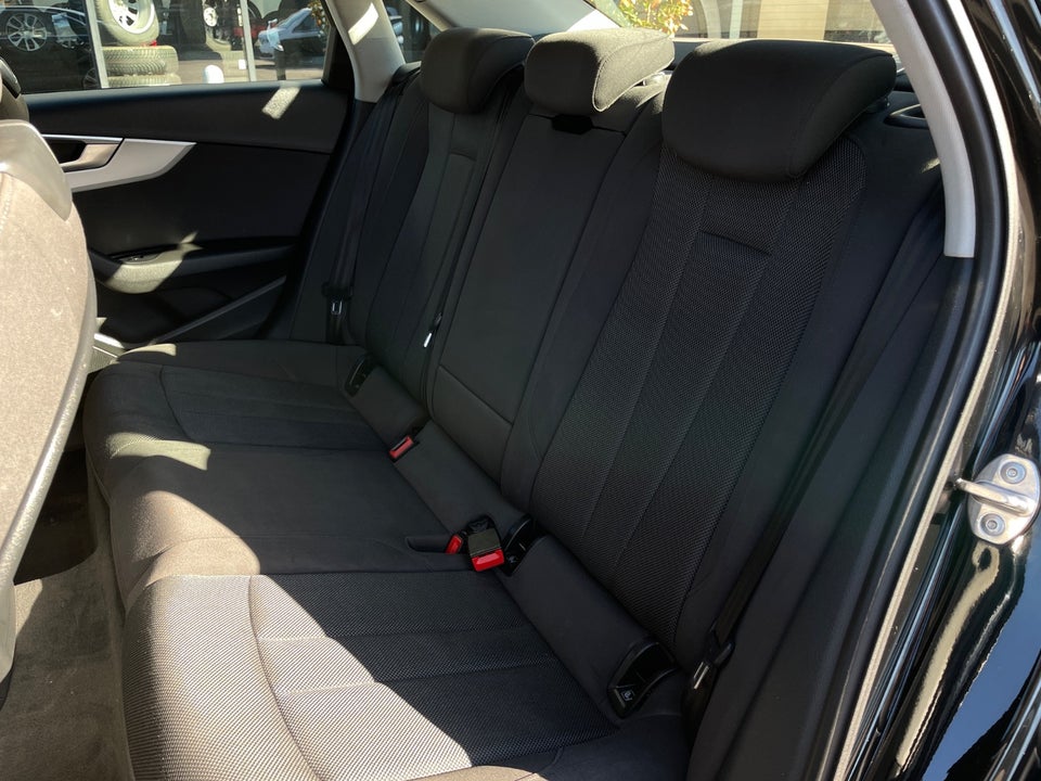 Audi A4 2,0 TDi 150 S-tr. 4d