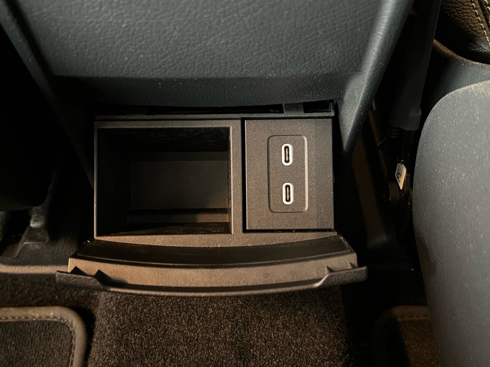 Mercedes EQA300 Progressive 4Matic 5d