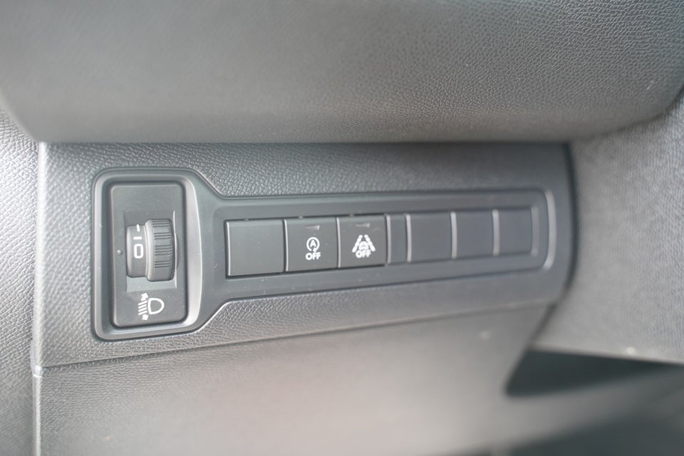 Peugeot 308 1,5 BlueHDi 130 Allure Sky SW 5d