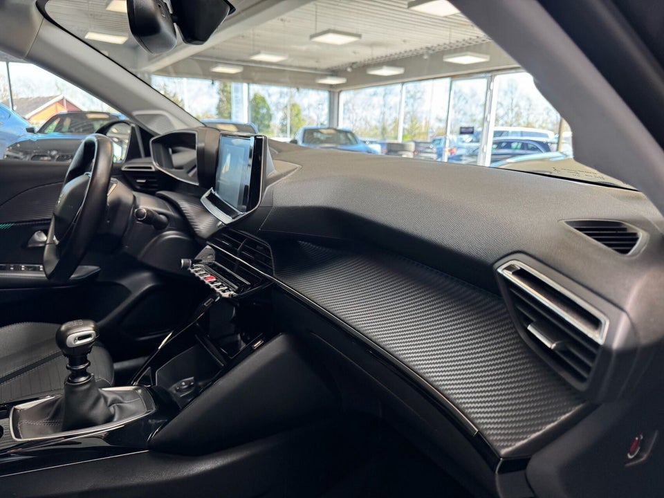 Peugeot 208 1,2 PureTech 100 Allure Sky 5d