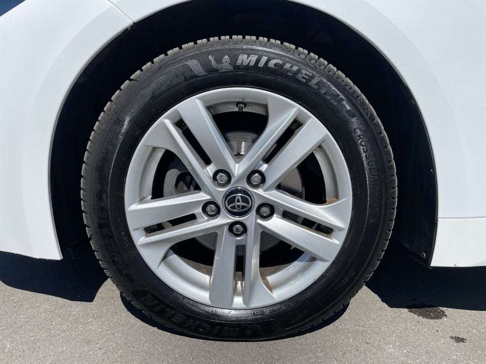 Toyota Corolla 1,8 Hybrid Active Smart Touring Sports MDS 5d
