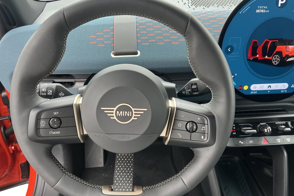 MINI Aceman E Favoured Trim L 5d