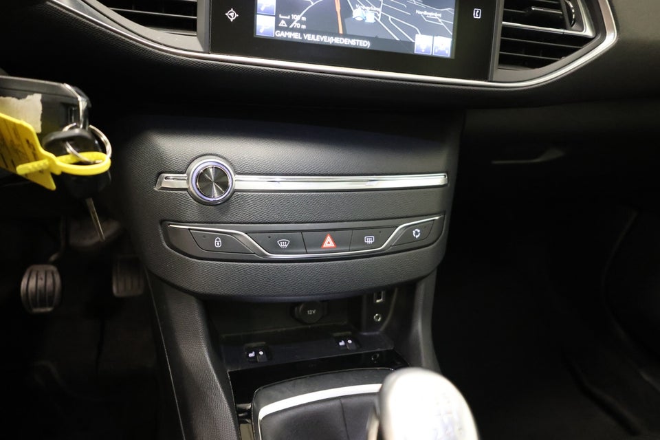 Peugeot 308 1,6 BlueHDi 120 Style Sky 5d