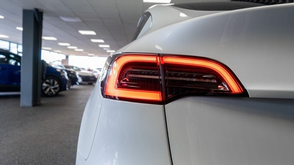 Tesla Model Y Long Range RWD 5d